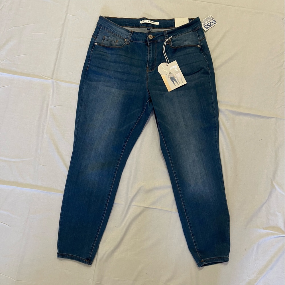 Blue Jeans Women's Plus Size 16W Curvy NWT 9th & MAIN  Casual Classic Stretch